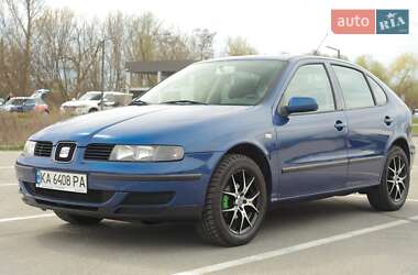 Хетчбек SEAT Leon 2000 в 
