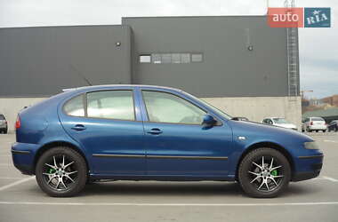 Хетчбек SEAT Leon 2000 в 