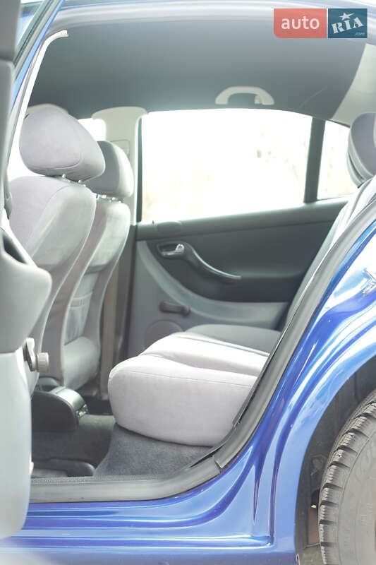 Хетчбек SEAT Leon 2000 в Ірпені