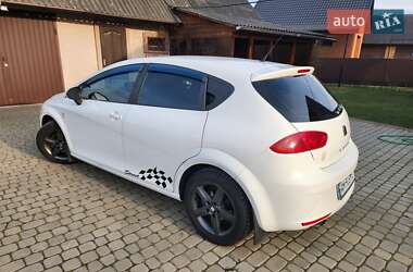 Хэтчбек SEAT Leon 2011 в 