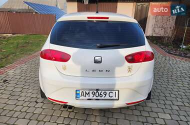 Хэтчбек SEAT Leon 2011 в 