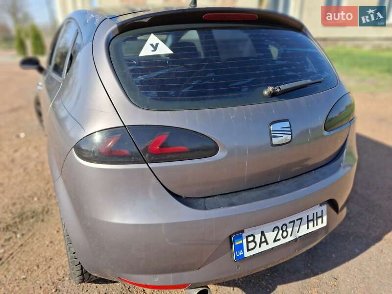 Хэтчбек SEAT Leon 2006 в Кропивницком