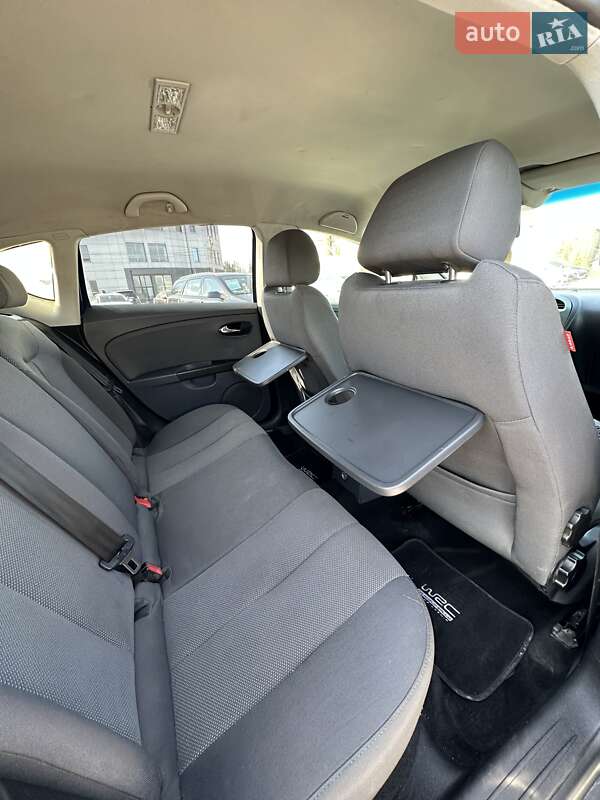 Хетчбек SEAT Leon 2006 в Кривому Розі