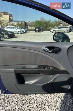 Хэтчбек SEAT Leon 2006 в 