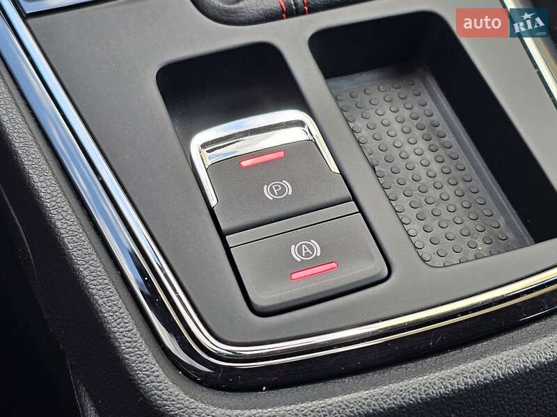 Хэтчбек SEAT Leon 2018 в Киеве