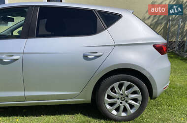 Хэтчбек SEAT Leon 2013 в 