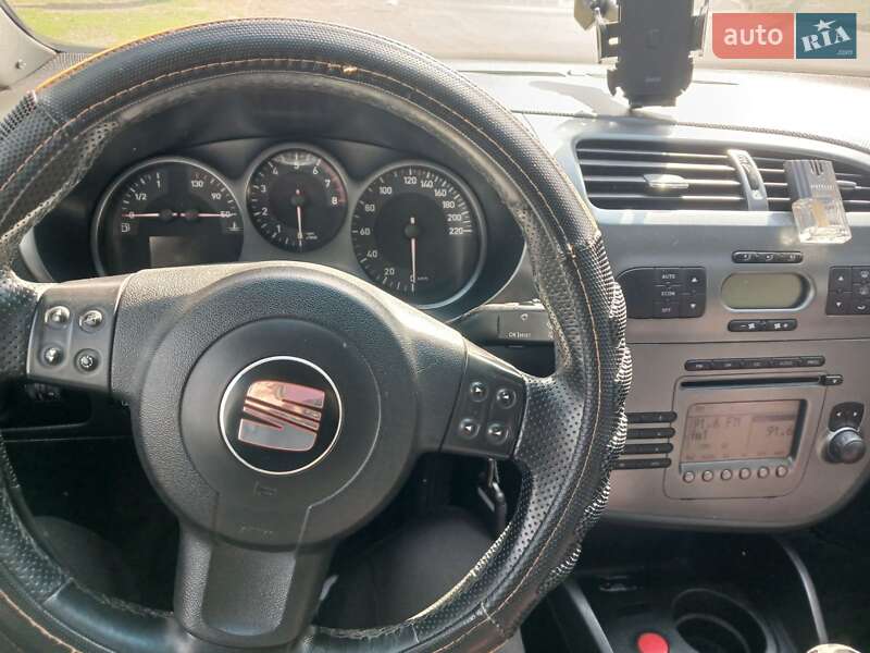 Хетчбек SEAT Leon 2006 в 