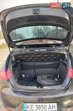 Хетчбек SEAT Leon 2006 в 
