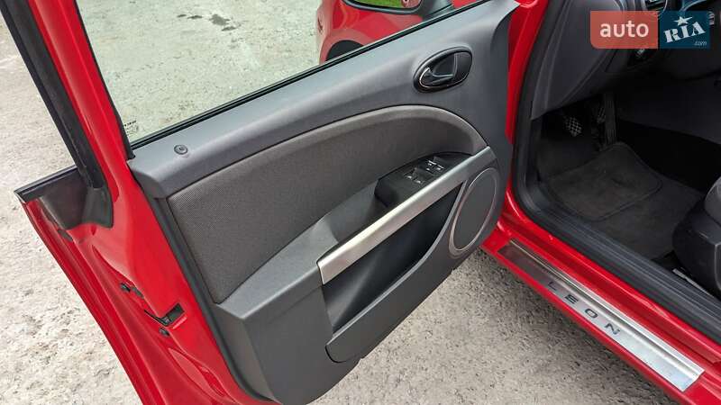 Хетчбек SEAT Leon 2006 в Києві