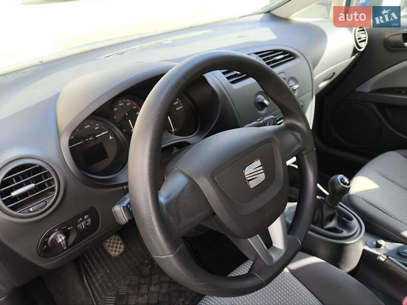 Хэтчбек SEAT Leon 2011 в Киеве