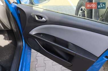 Хетчбек SEAT Leon 2011 в 