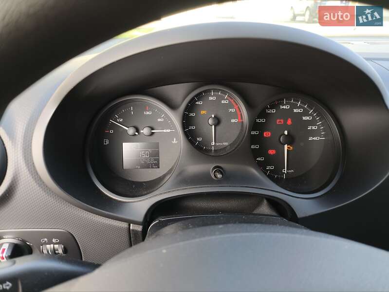 Хетчбек SEAT Leon 2011 в Києві