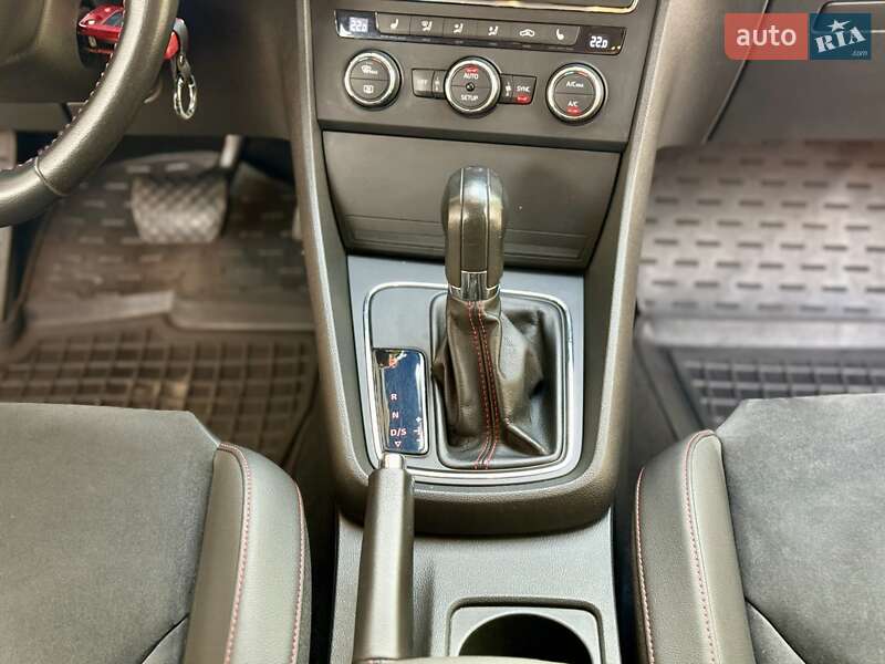 Хетчбек SEAT Leon 2013 в Дніпрі