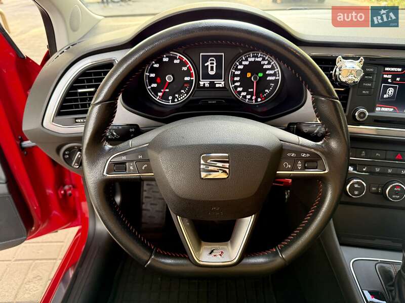 Хетчбек SEAT Leon 2013 в Дніпрі