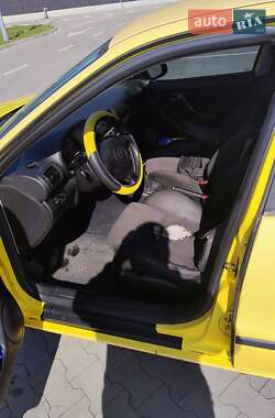 Хэтчбек SEAT Leon 2003 в 