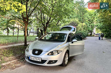 Хэтчбек SEAT Leon 2005 в 
