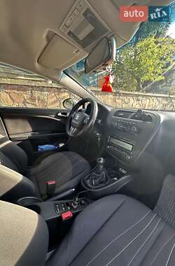 Хетчбек SEAT Leon 2011 в 