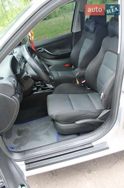 Хэтчбек SEAT Leon 2001 в 