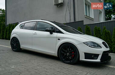 Хетчбек SEAT Leon 2010 в 