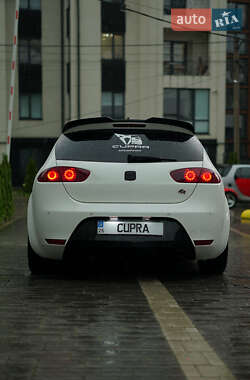 Хетчбек SEAT Leon 2010 в 