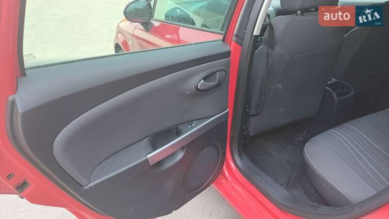 Хэтчбек SEAT Leon 2011 в Сумах фото 10 Хэтчбек SEAT Leon 2011 в Сумах