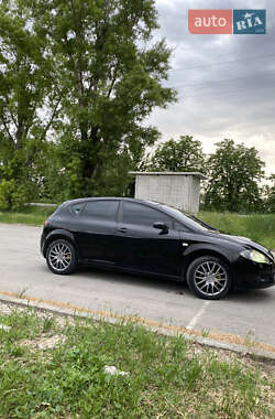 Хэтчбек SEAT Leon 2005 в 
