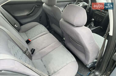Хэтчбек SEAT Leon 2001 в 