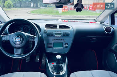 Хэтчбек SEAT Leon 2005 в 