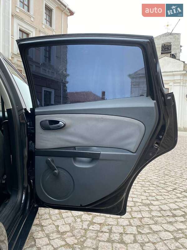 Хэтчбек SEAT Leon 2010 в Каменец-Подольском фото 9 Хэтчбек SEAT Leon 2010 в Каменец-Подольском
