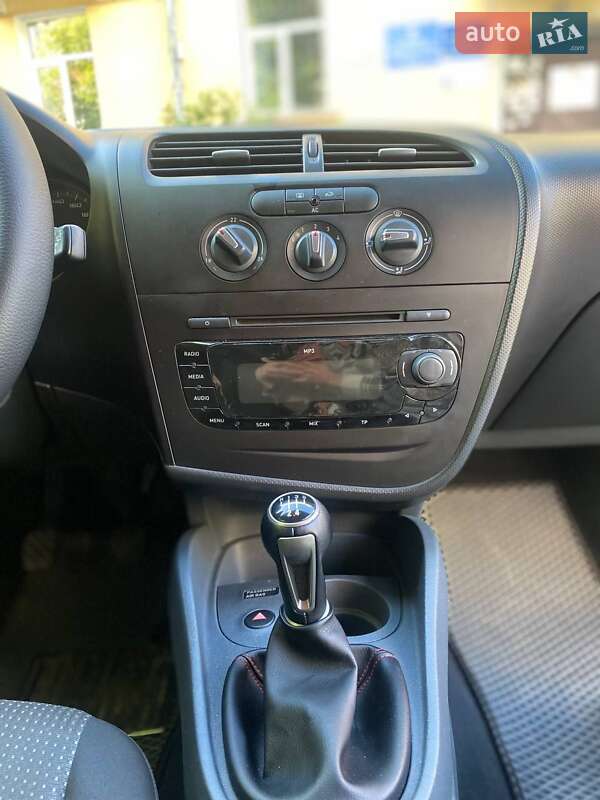 Хэтчбек SEAT Leon 2010 в Каменец-Подольском фото 18 Хэтчбек SEAT Leon 2010 в Каменец-Подольском