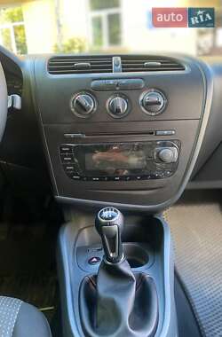 Хэтчбек SEAT Leon 2010 в 