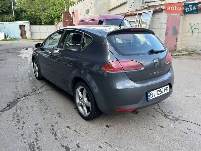 Хэтчбек SEAT Leon 2006 в Харькове