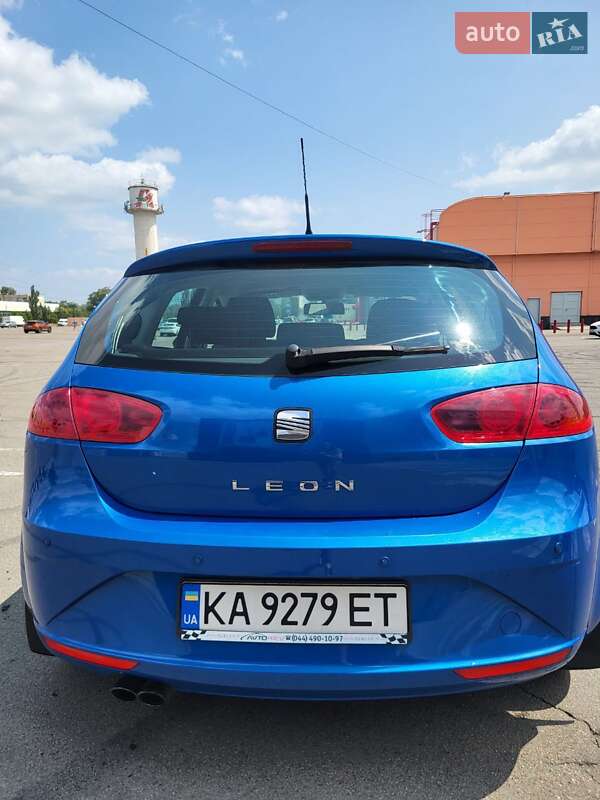 Хэтчбек SEAT Leon 2010 в Киеве