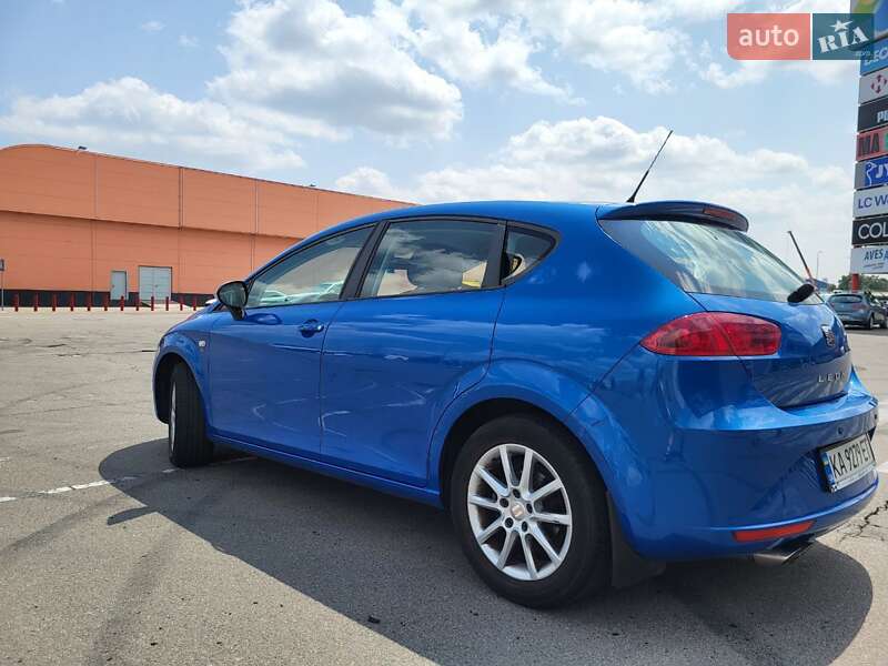 Хэтчбек SEAT Leon 2010 в Киеве