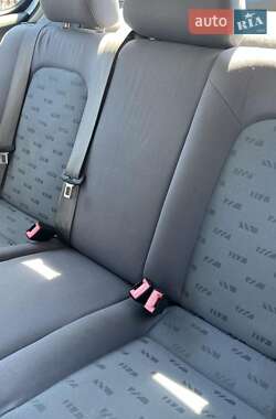 Хэтчбек SEAT Leon 2002 в 