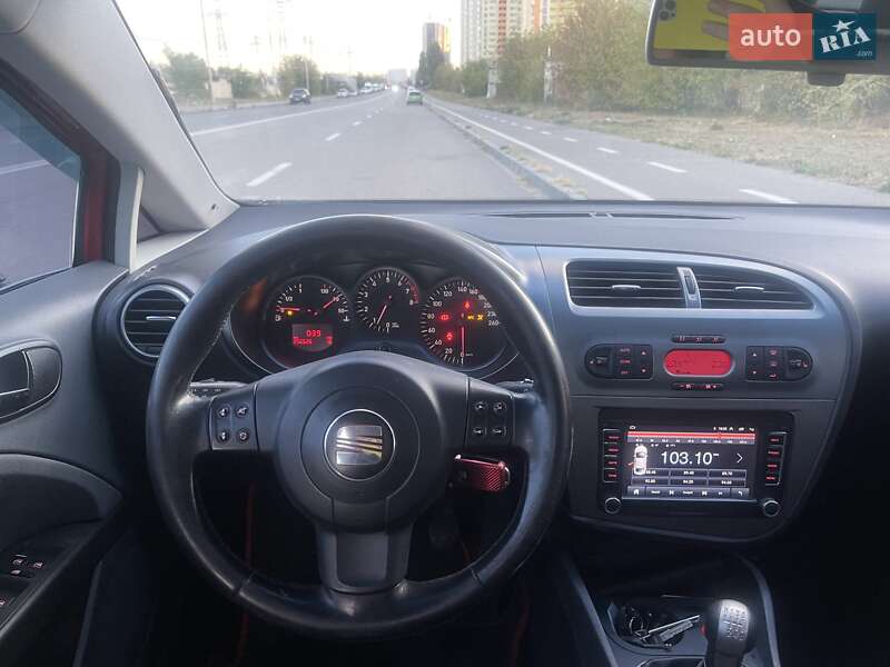 Хэтчбек SEAT Leon 2006 в Киеве
