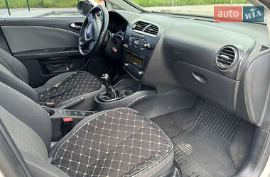 Хэтчбек SEAT Leon 2011 в 