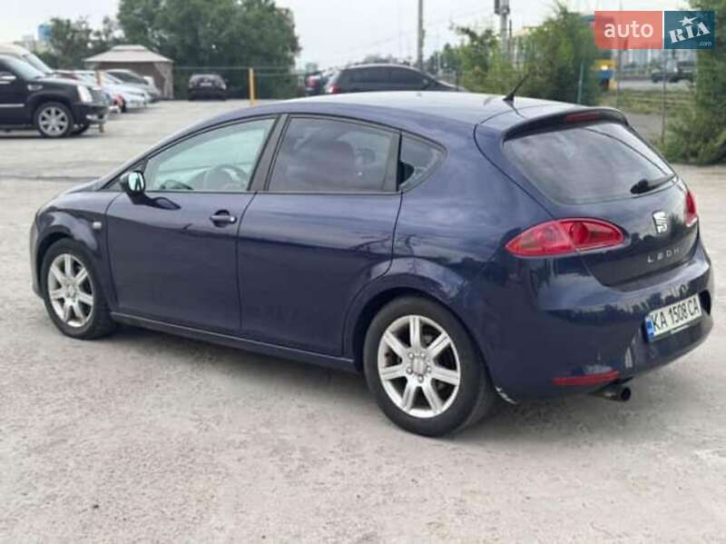 Хэтчбек SEAT Leon 2007 в Киеве
