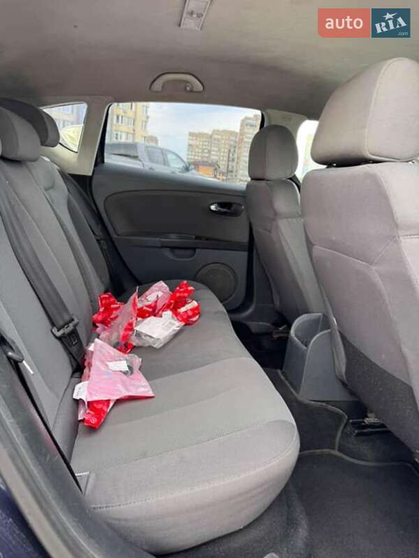 Хэтчбек SEAT Leon 2007 в Киеве