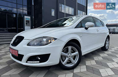 Хэтчбек SEAT Leon 2012 в 