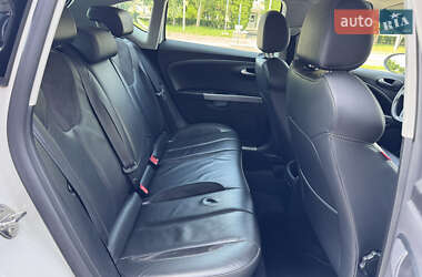 Хэтчбек SEAT Leon 2012 в 