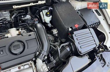 Хэтчбек SEAT Leon 2012 в 