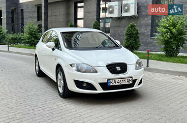 Хэтчбек SEAT Leon 2011 в 