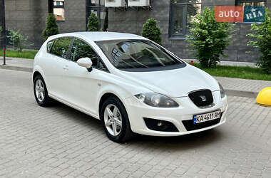 Хэтчбек SEAT Leon 2011 в 
