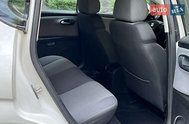 Хэтчбек SEAT Leon 2011 в 