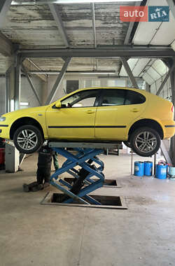 Хэтчбек SEAT Leon 2003 в Вышгороде
