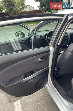 Хэтчбек SEAT Leon 2011 в 