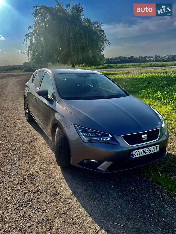 Хэтчбек SEAT Leon 2014 в 
