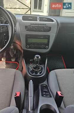 Хэтчбек SEAT Leon 2010 в 