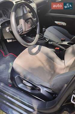 Хэтчбек SEAT Leon 2010 в 